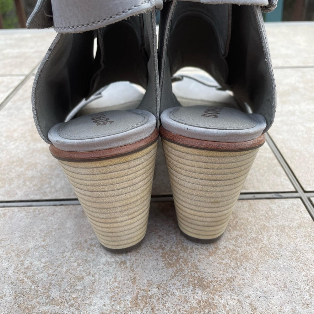 Sorel - Nadia Buckle Kettle - Picture 8 of 15